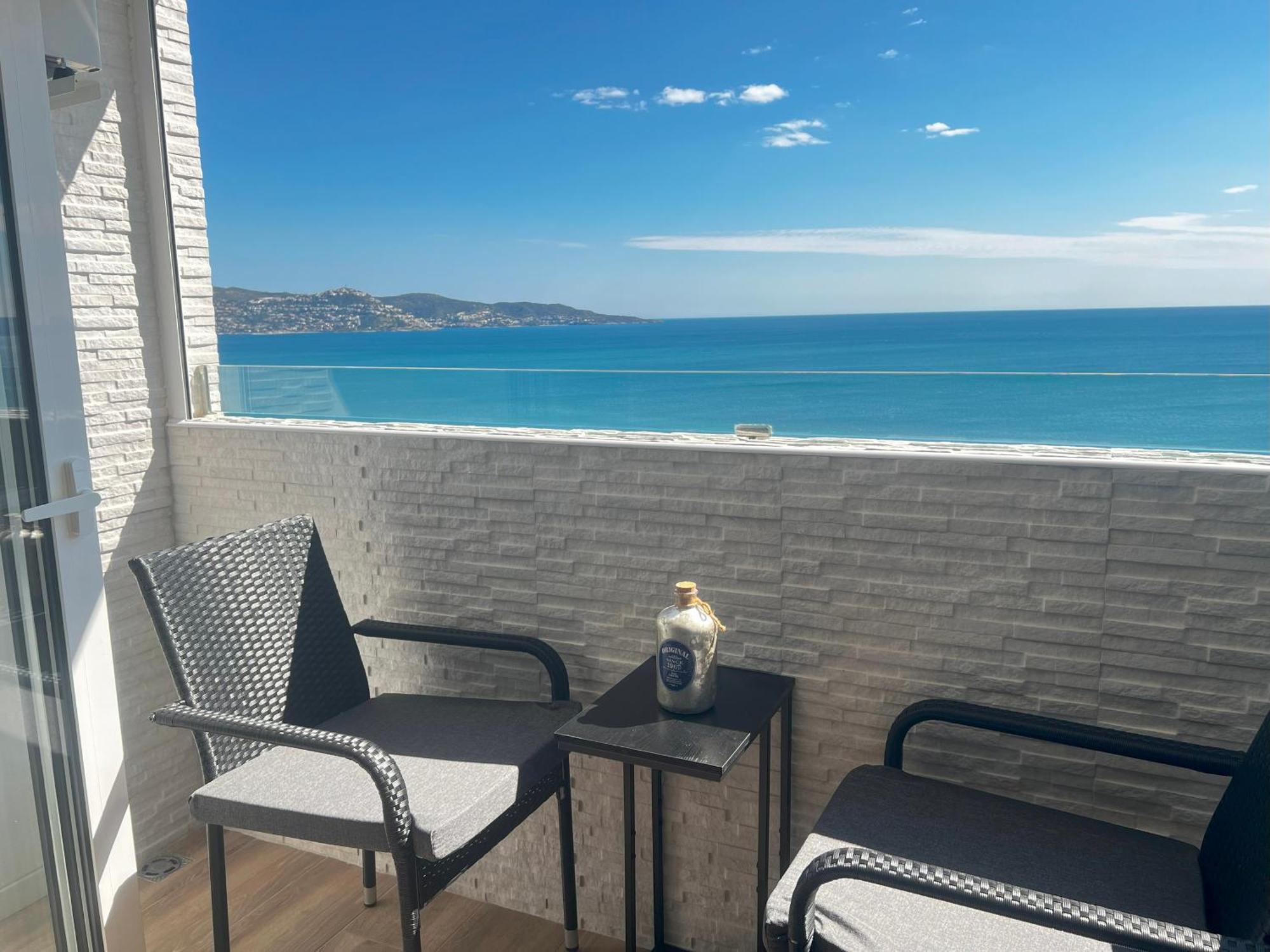Penthouse On The Beach Empuriabrava Exterior photo